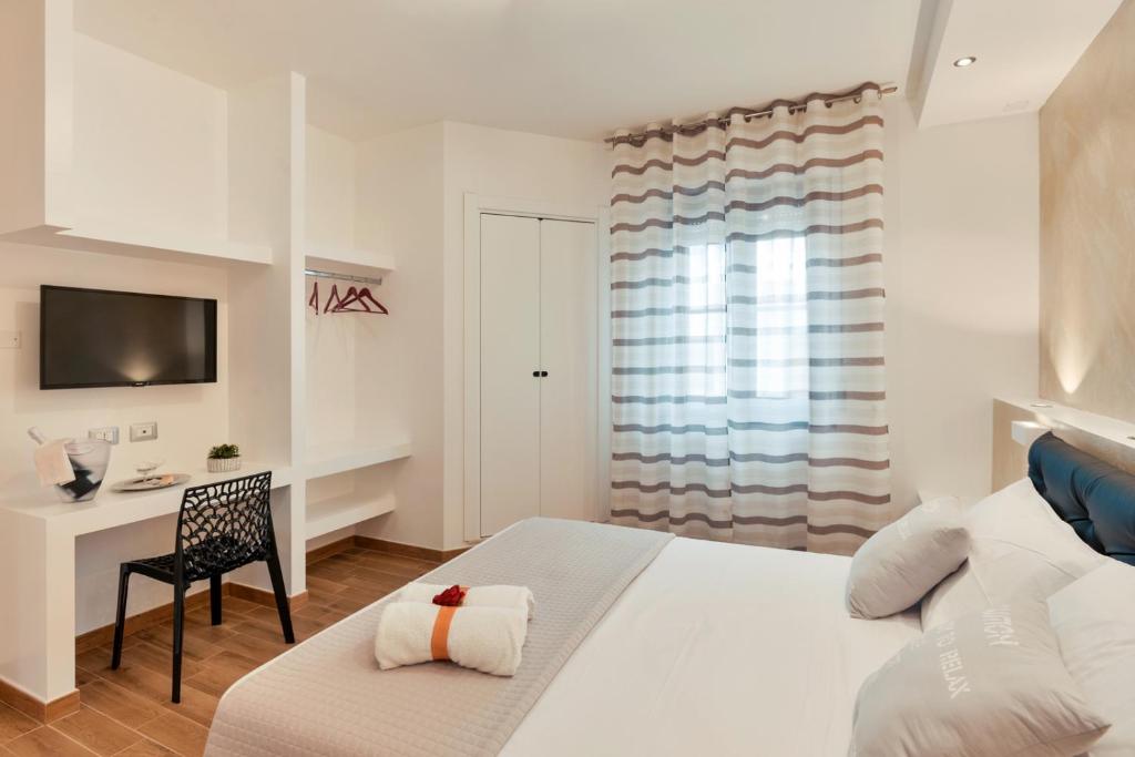Coral Bay Charming House room 2
