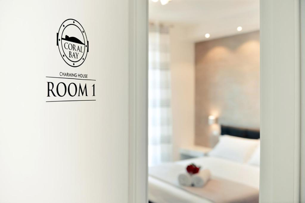 Coral Bay Charming House room 3